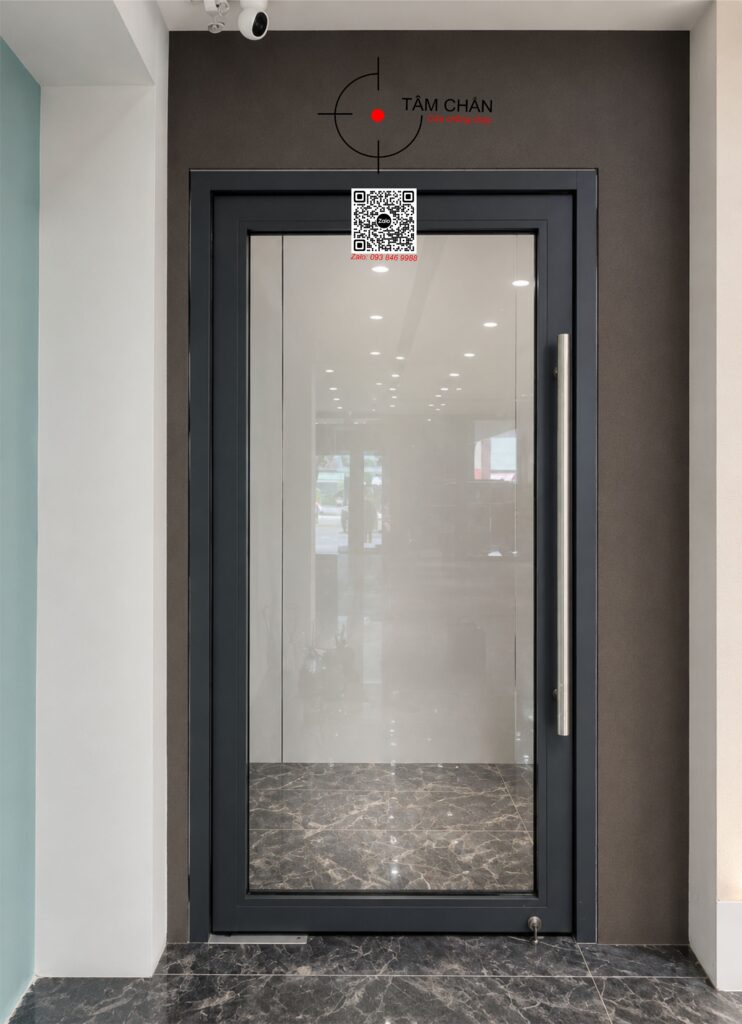 cửa kính chống cháy