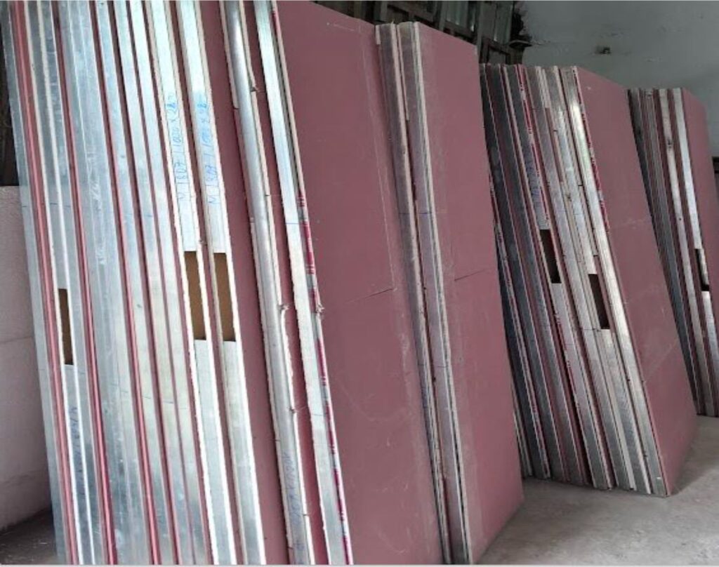 cửa kính chống cháy