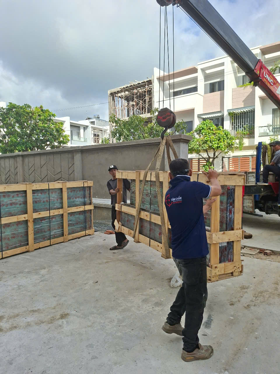 Giao hàng cửa kính chống cháy Vũng Tàu